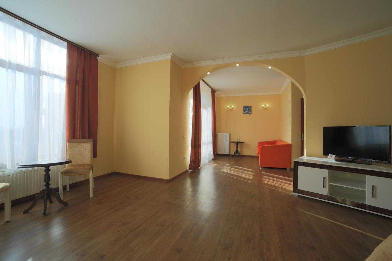 Сонячна Долина Готель Фортеця Boyany Exterior photo